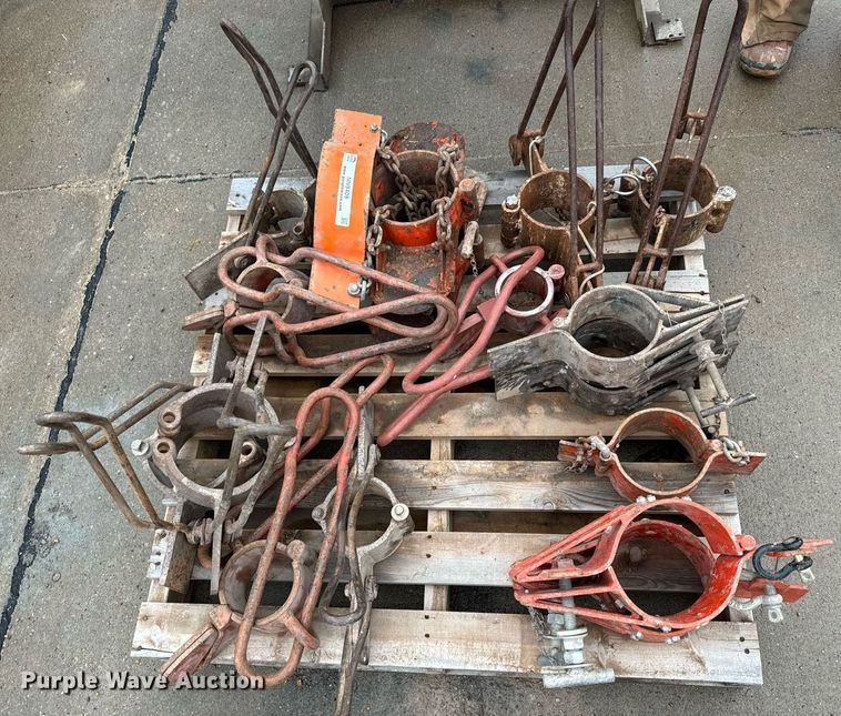 image for item NN9409 (8) pipe elevators