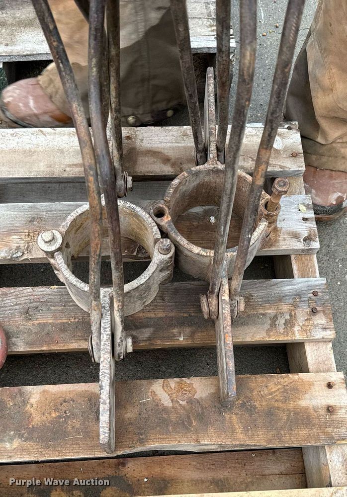 image for item NN9409 (8) pipe elevators