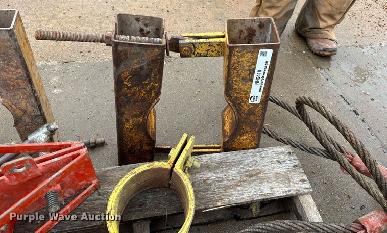 image for item NN9410 (2) pipe elevators