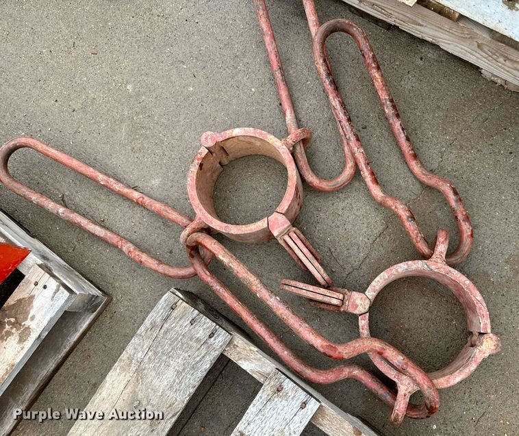 image for item NN9410 (2) pipe elevators