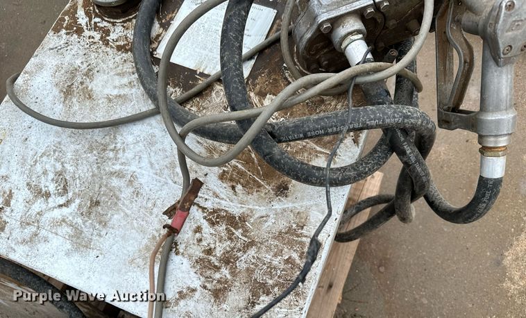 image for item NN9411 (2) 50 gallon auxiliary fuel tanks