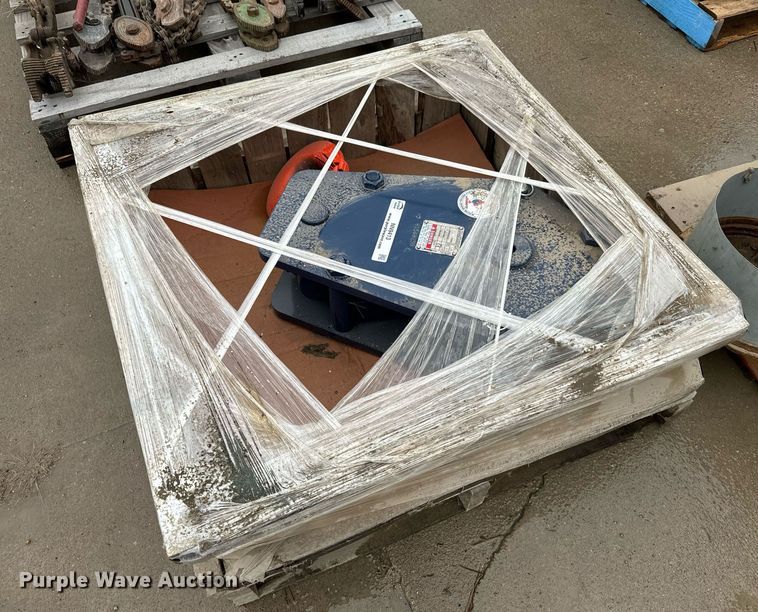 image for item NN9413 Mckissick crane block and hook