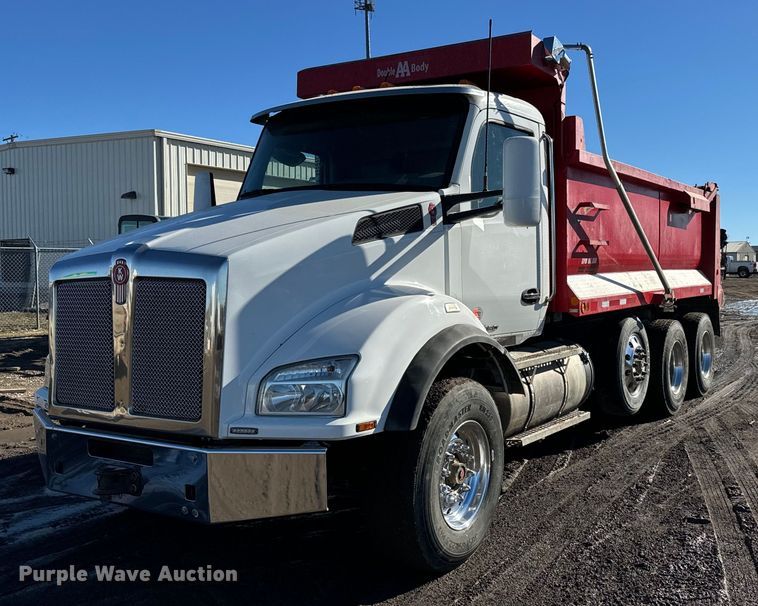image for item NN9442 2016 Kenworth T880 dump truck