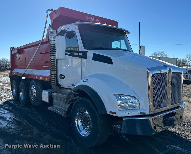 image for item NN9442 2016 Kenworth T880 dump truck