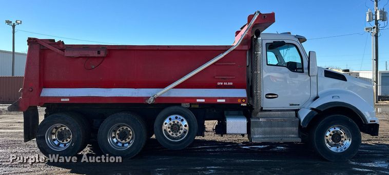image for item NN9442 2016 Kenworth T880 dump truck