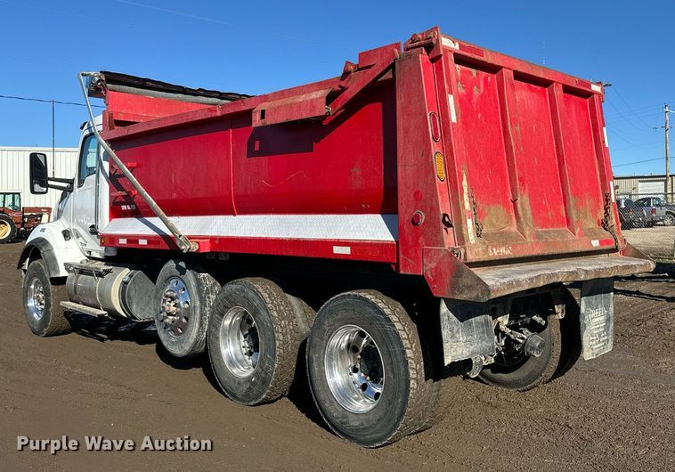 image for item NN9442 2016 Kenworth T880 dump truck