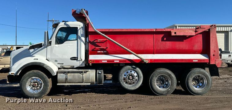 image for item NN9442 2016 Kenworth T880 dump truck