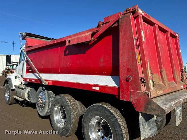 image for item NN9442 2016 Kenworth T880 dump truck