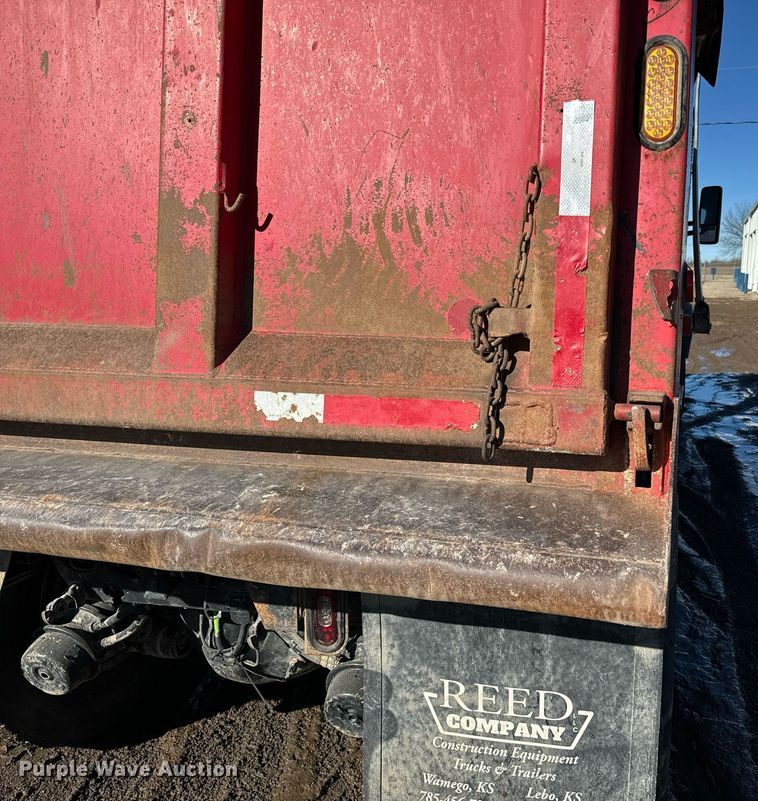 image for item NN9442 2016 Kenworth T880 dump truck