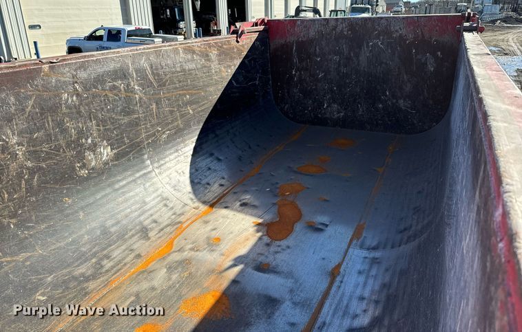 image for item NN9442 2016 Kenworth T880 dump truck