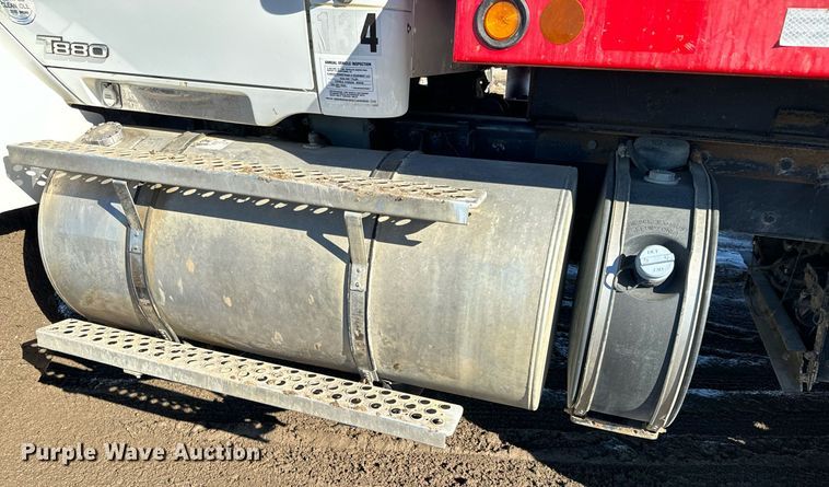 image for item NN9442 2016 Kenworth T880 dump truck