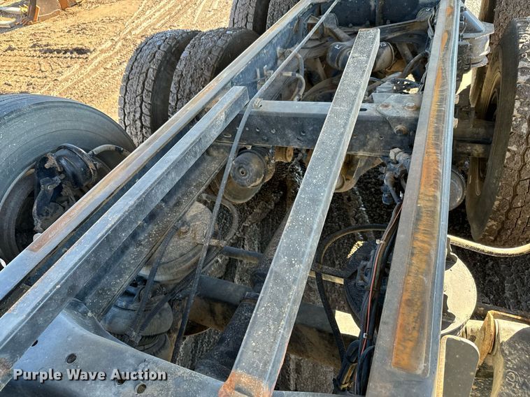 image for item NN9442 2016 Kenworth T880 dump truck