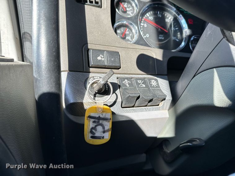 image for item NN9442 2016 Kenworth T880 dump truck