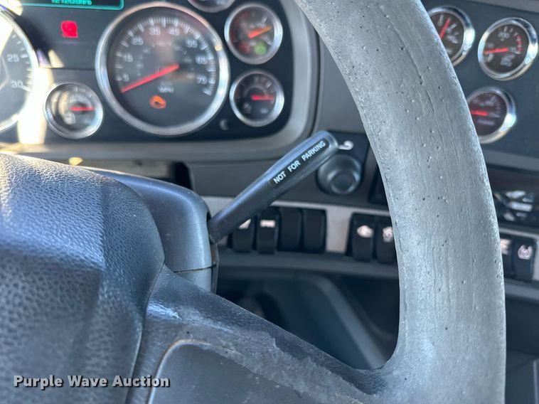 image for item NN9442 2016 Kenworth T880 dump truck