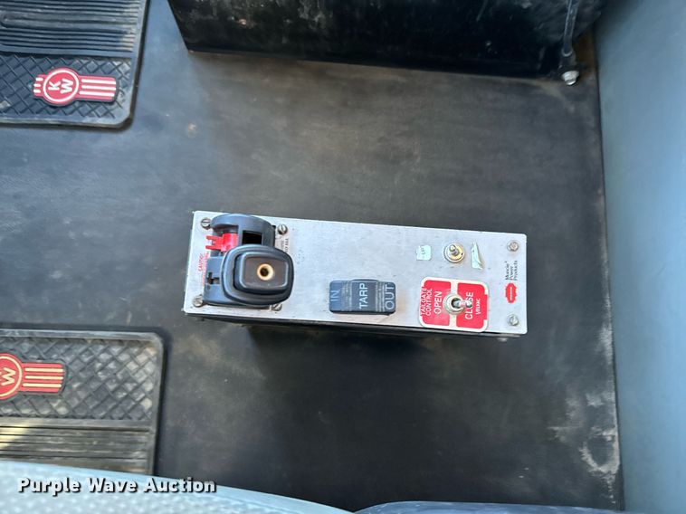 image for item NN9442 2016 Kenworth T880 dump truck