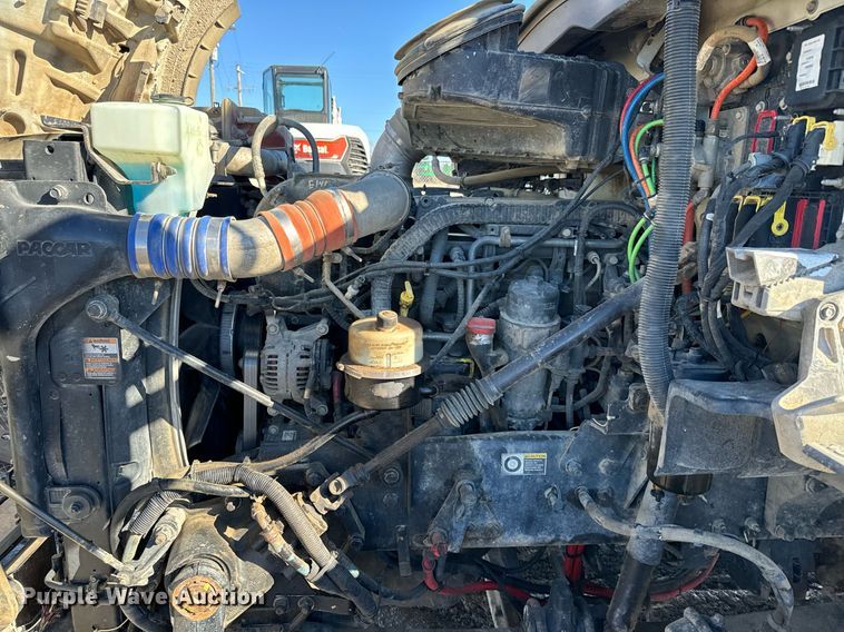 image for item NN9442 2016 Kenworth T880 dump truck