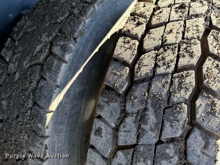 image for item NN9442 2016 Kenworth T880 dump truck