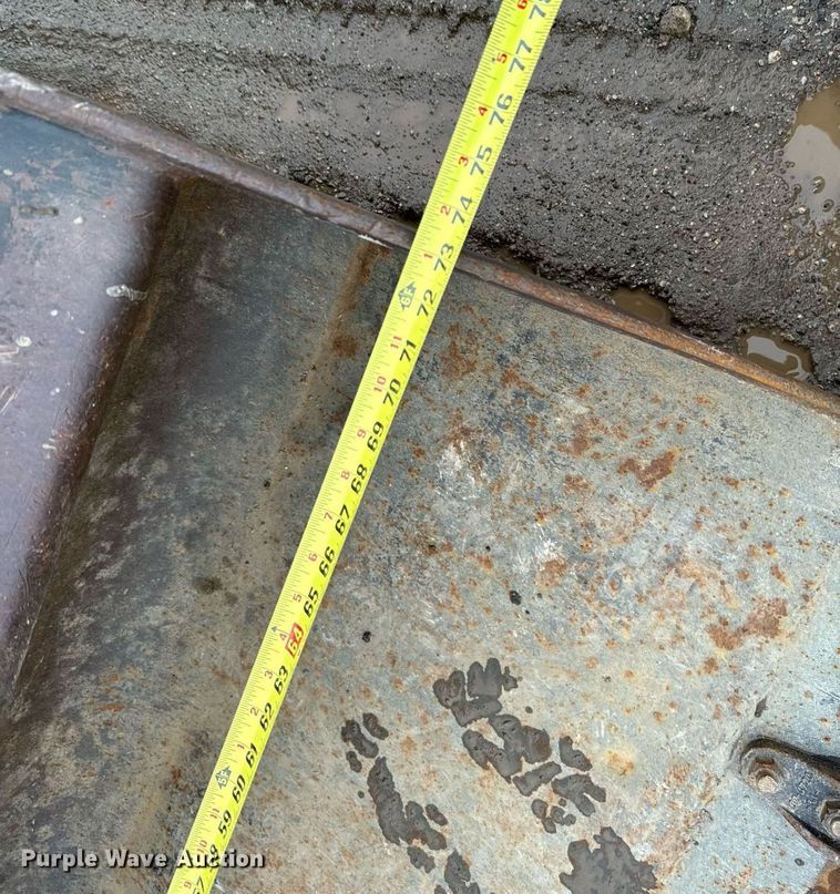 image for item NN9443 2013 Caterpillar  246C skid steer loader