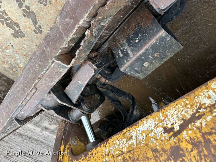 image for item NN9443 2013 Caterpillar  246C skid steer loader