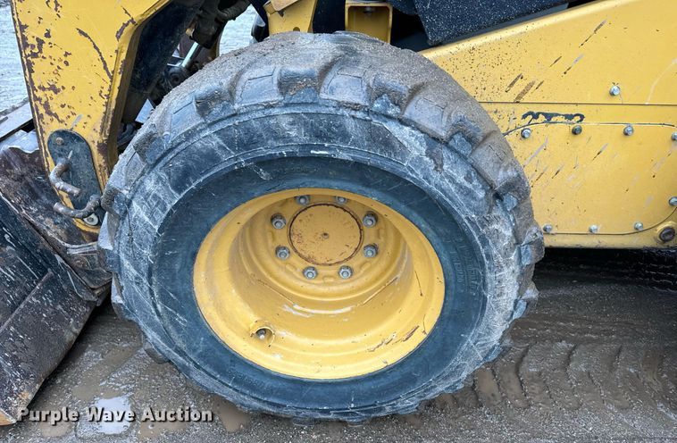 image for item NN9443 2013 Caterpillar  246C skid steer loader