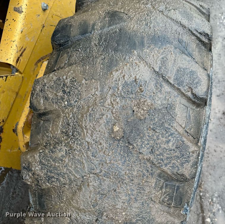 image for item NN9443 2013 Caterpillar  246C skid steer loader