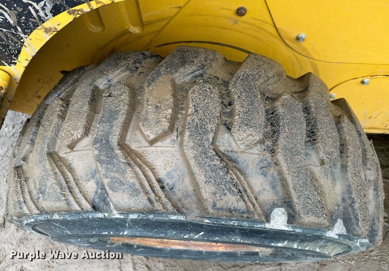 image for item NN9443 2013 Caterpillar  246C skid steer loader