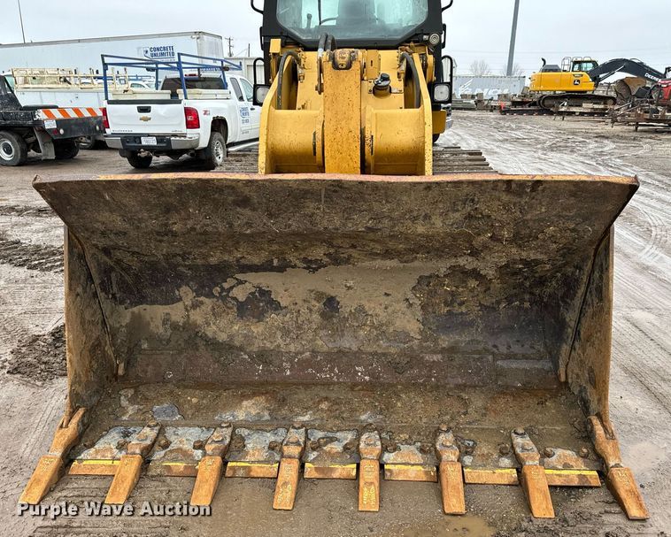 image for item NN9445 2002 Caterpillar  953C track loader