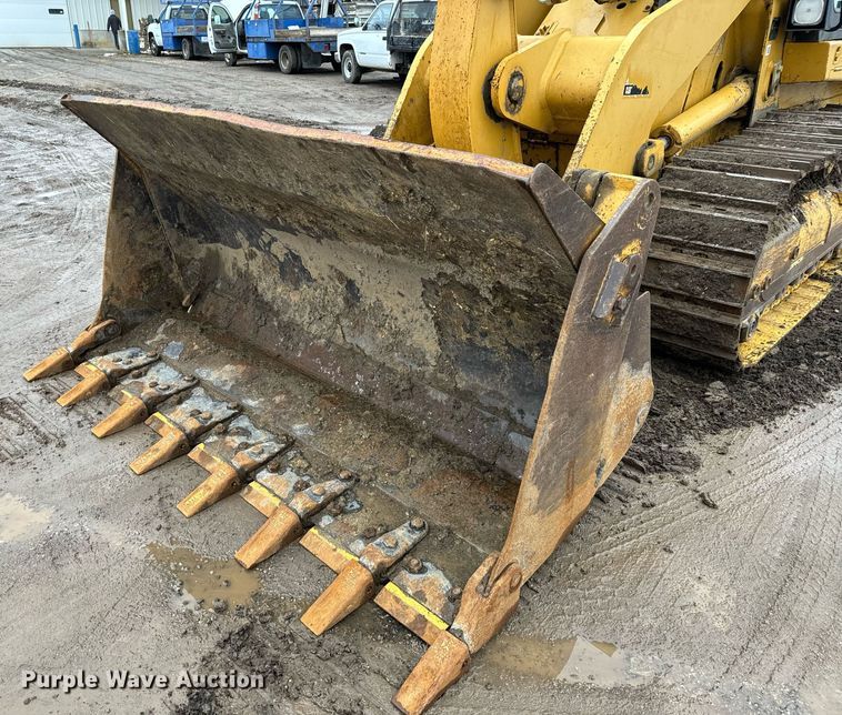 image for item NN9445 2002 Caterpillar  953C track loader