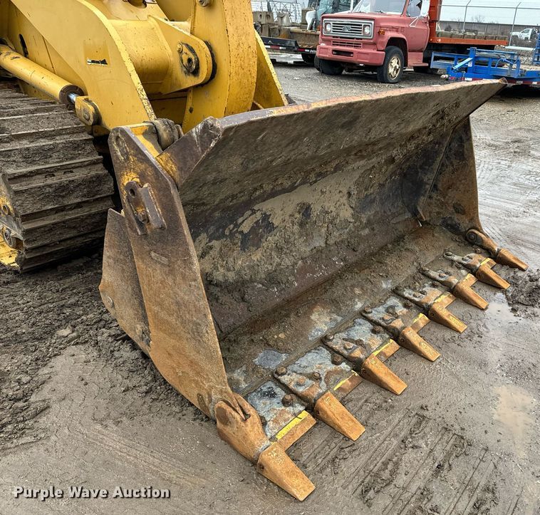 image for item NN9445 2002 Caterpillar  953C track loader