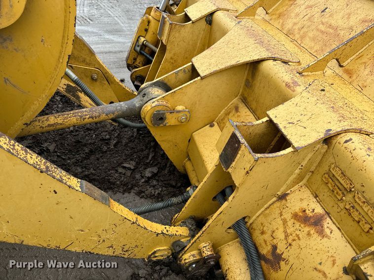 image for item NN9445 2002 Caterpillar  953C track loader