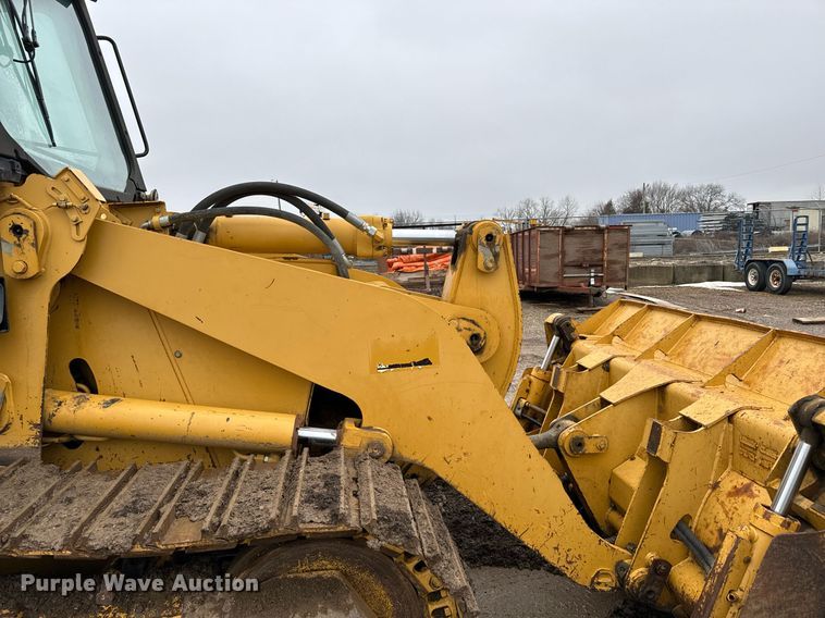 image for item NN9445 2002 Caterpillar  953C track loader