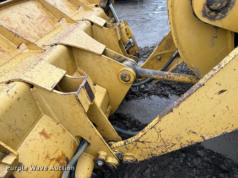 image for item NN9445 2002 Caterpillar  953C track loader