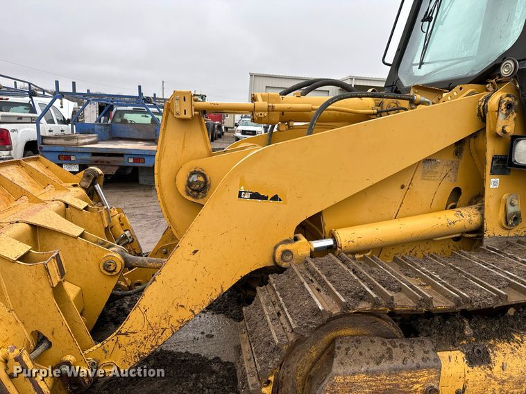 image for item NN9445 2002 Caterpillar  953C track loader