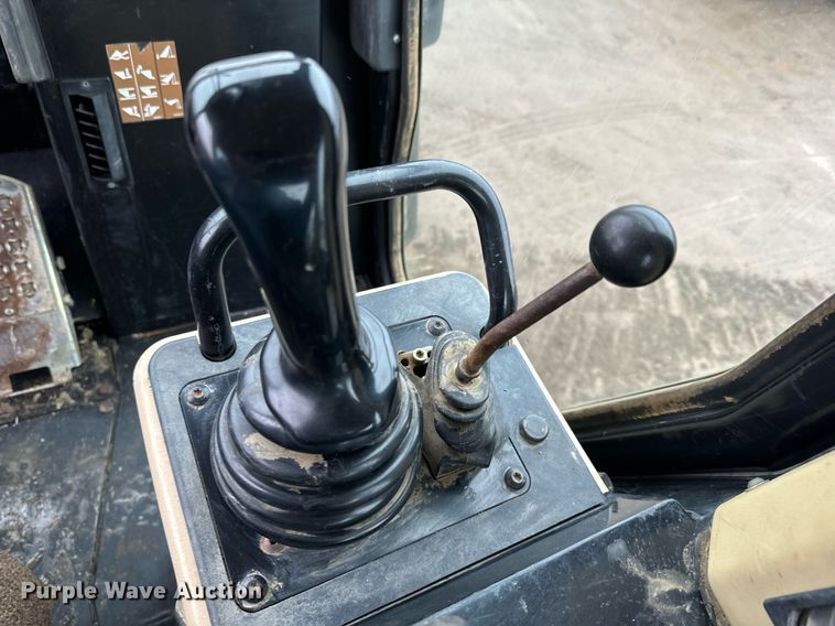 image for item NN9445 2002 Caterpillar  953C track loader