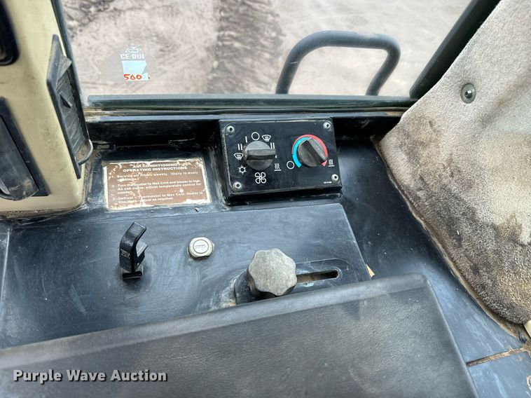 image for item NN9445 2002 Caterpillar  953C track loader