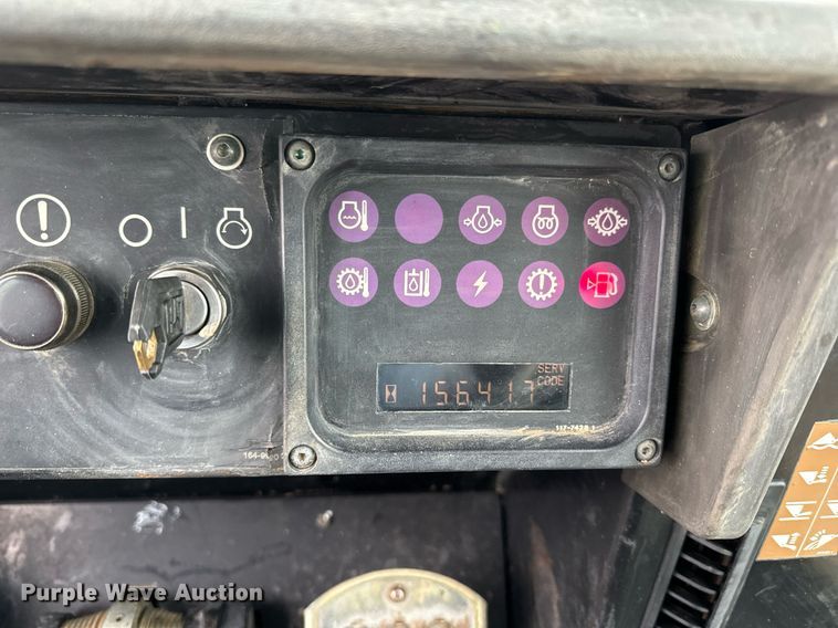 image for item NN9445 2002 Caterpillar  953C track loader