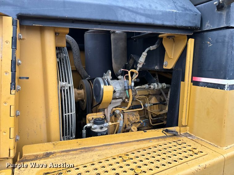 image for item NN9445 2002 Caterpillar  953C track loader
