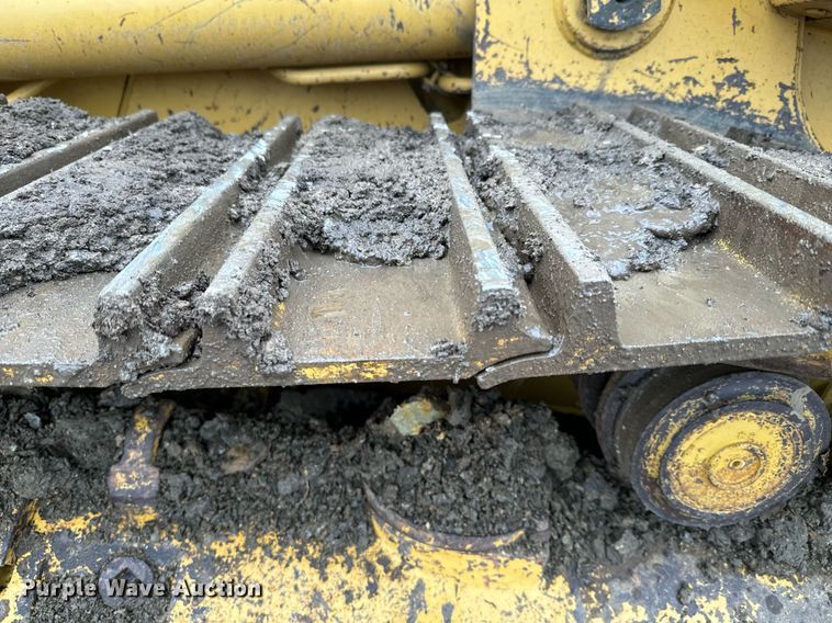 image for item NN9445 2002 Caterpillar  953C track loader