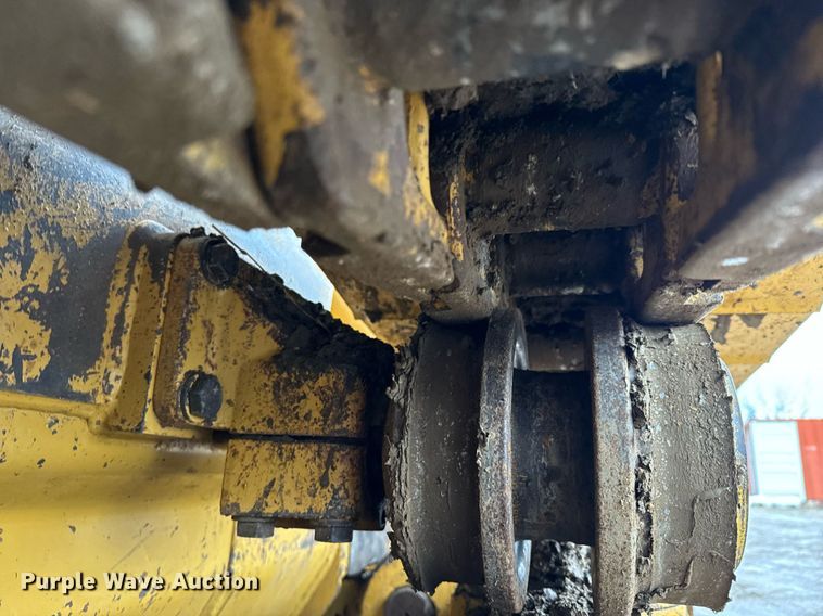 image for item NN9445 2002 Caterpillar  953C track loader