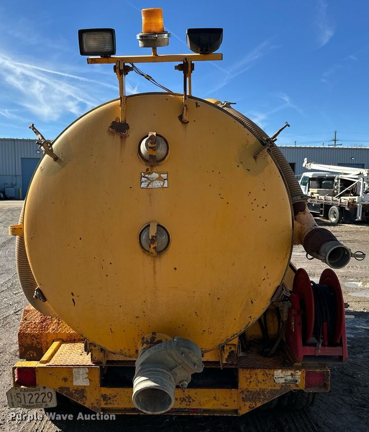 image for item NN9447 2005 Vactron PMD800 vacuum excavator