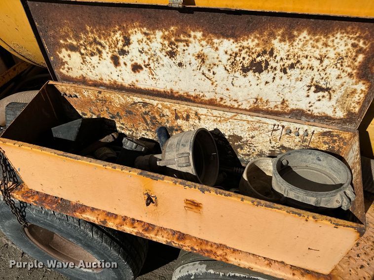 image for item NN9447 2005 Vactron PMD800 vacuum excavator