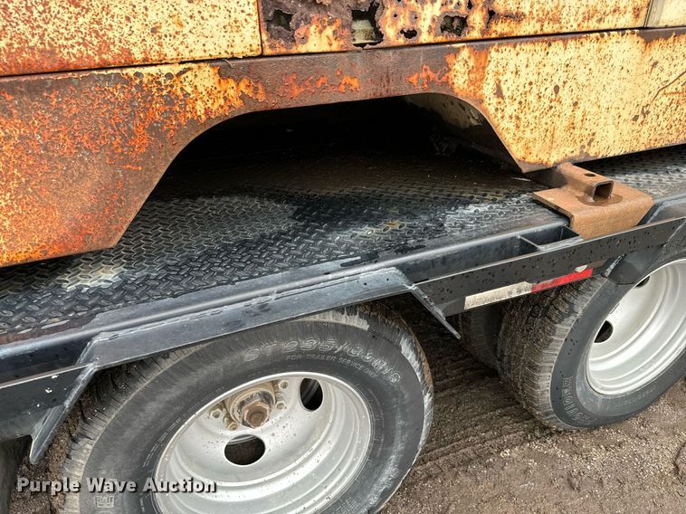 image for item NN9452 2014 PJ equipment trailer