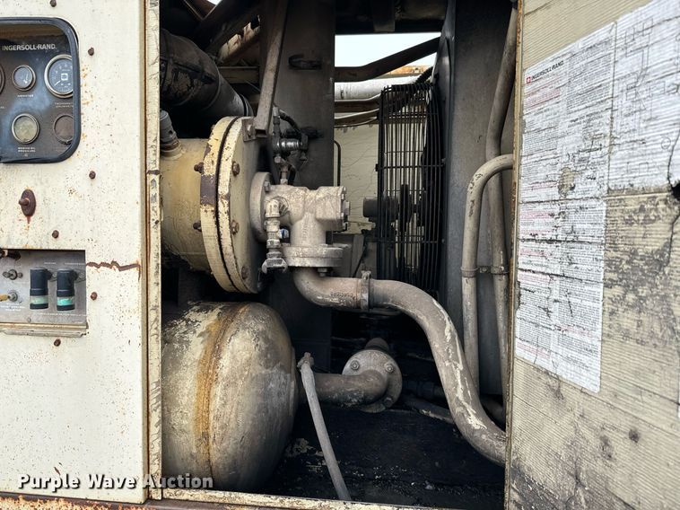 image for item NN9452 2014 PJ equipment trailer