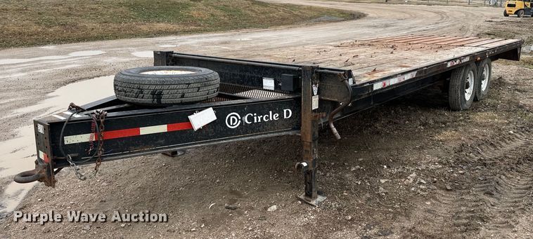 image for item NN9454 2009 Circle D flatbed trailer