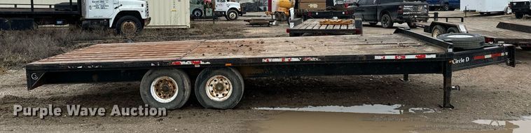 image for item NN9454 2009 Circle D flatbed trailer