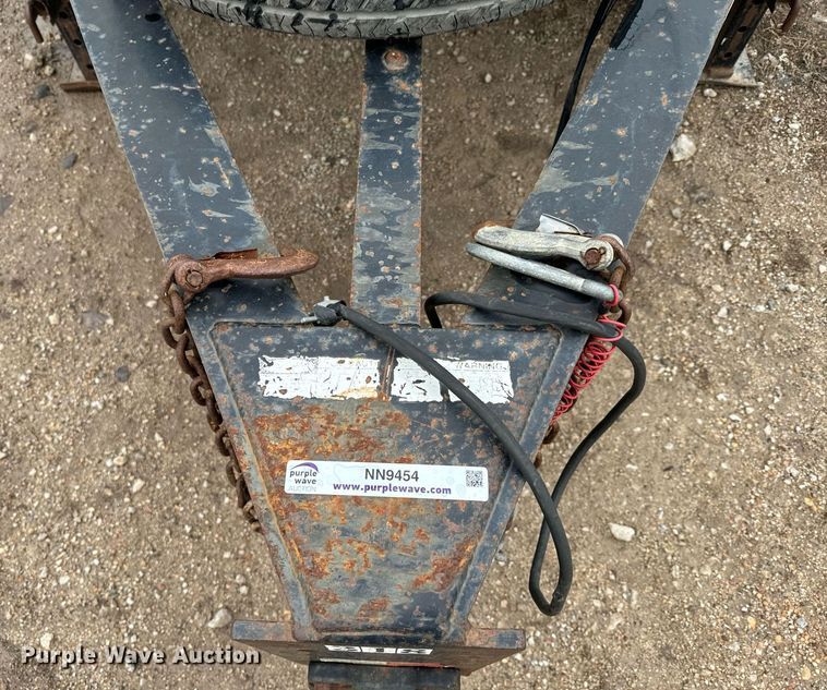 image for item NN9454 2009 Circle D flatbed trailer