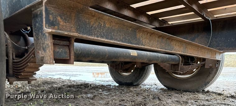 image for item NN9454 2009 Circle D flatbed trailer