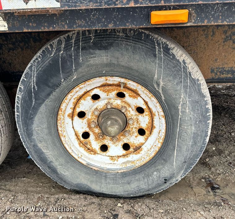 image for item NN9454 2009 Circle D flatbed trailer