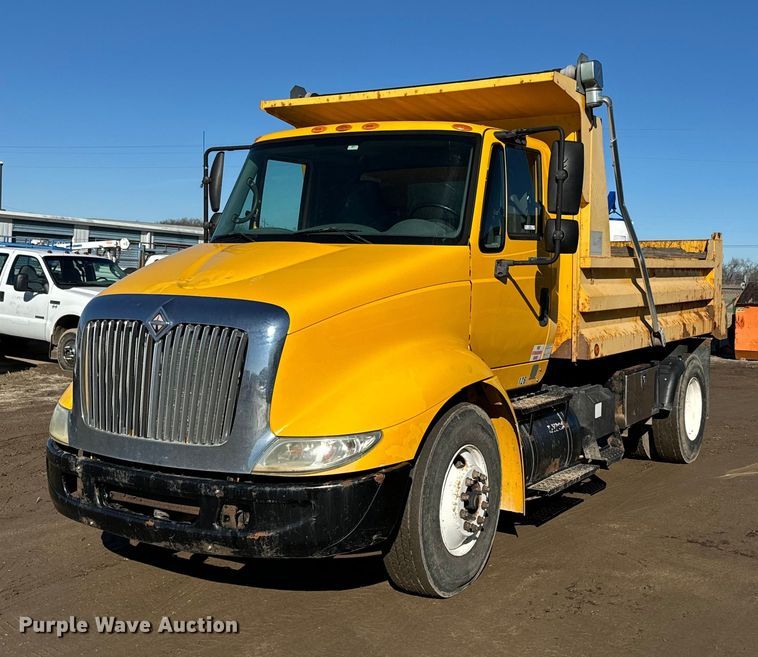 image for item NN9455 2005 International  8600 dump truck