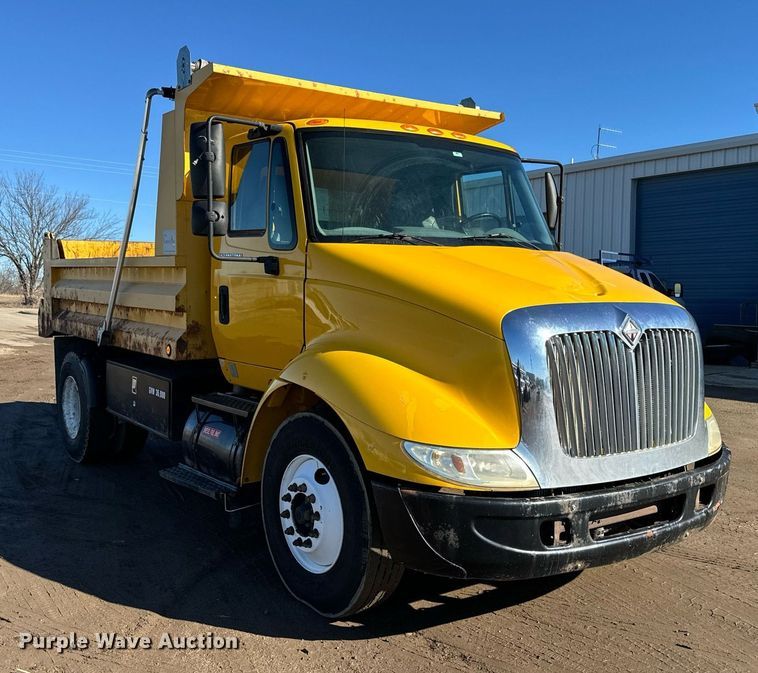 image for item NN9455 2005 International  8600 dump truck